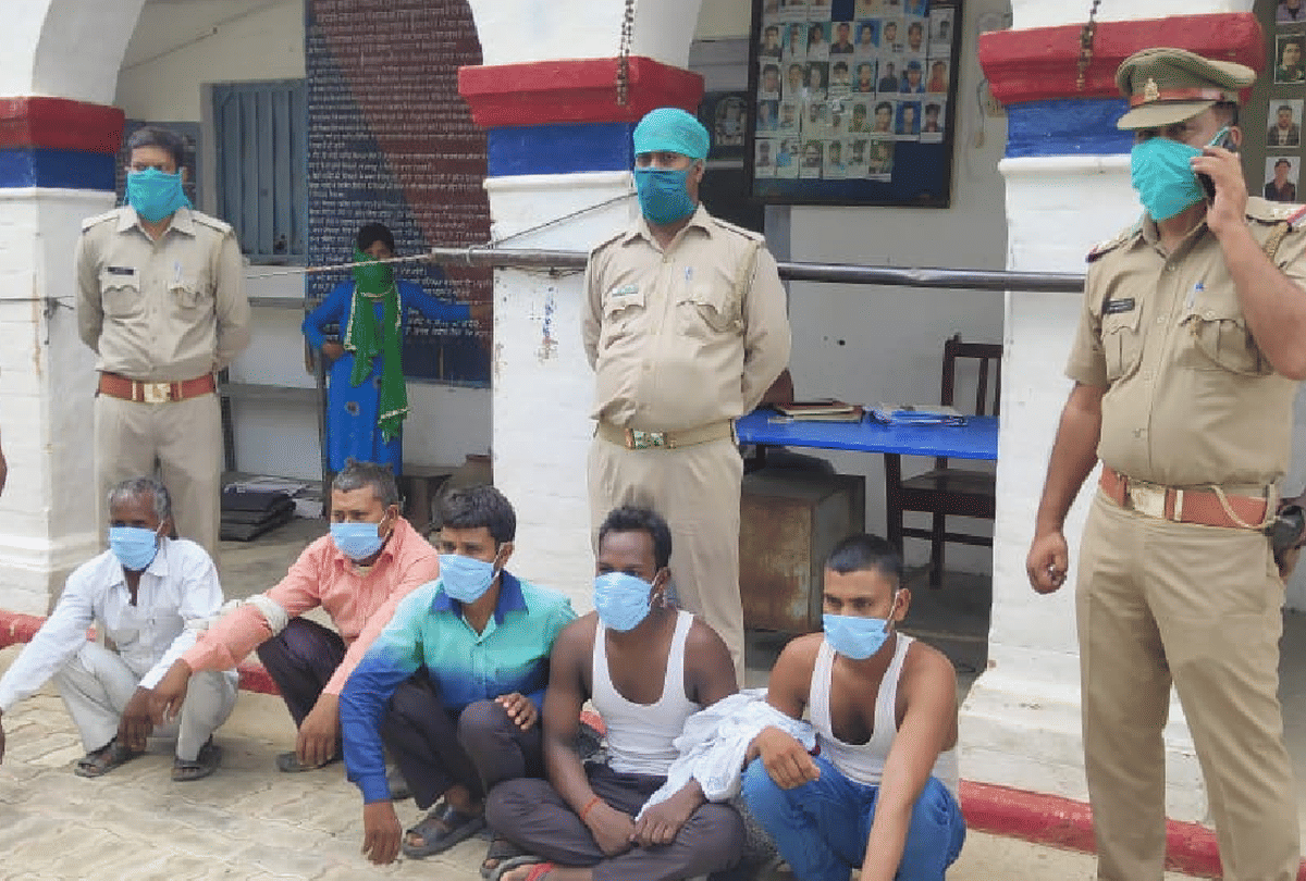 Mining mafia gang members attacked police team in agra