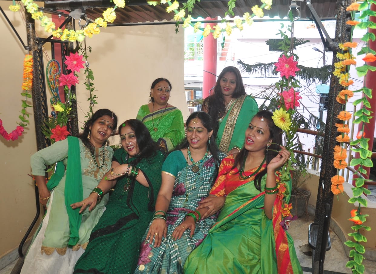 Green festival celebrate, take Menhandi