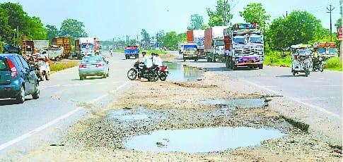 Delhi-Lucknow Highway: Highway killed in rain, danger at every step