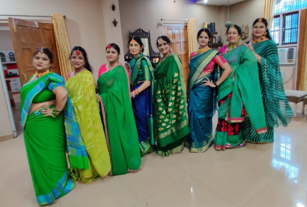 women celebrate hariyali teez in lucknow
