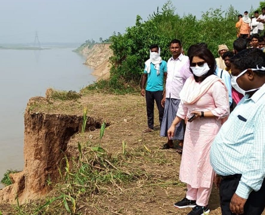SDM inspected Ganges affected Gauspur area