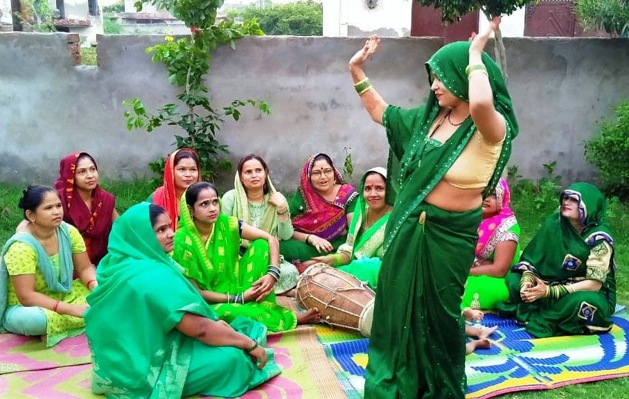 women pray for her husband long life