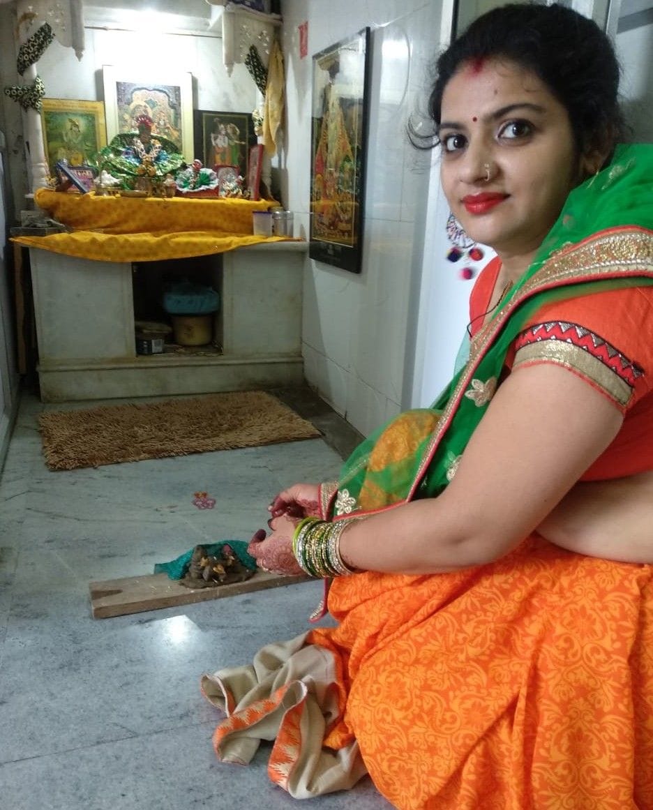 women worship on the eve of Hariyali teej