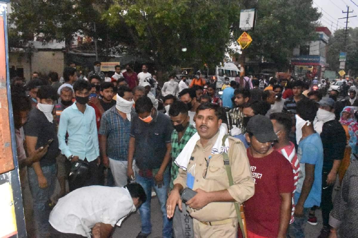 Meerut News: angry women have beaten up a soldier after businessman death in accident