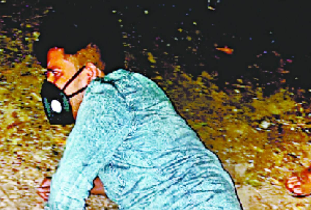 one criminal injured and three arrested in encounter in alambagh