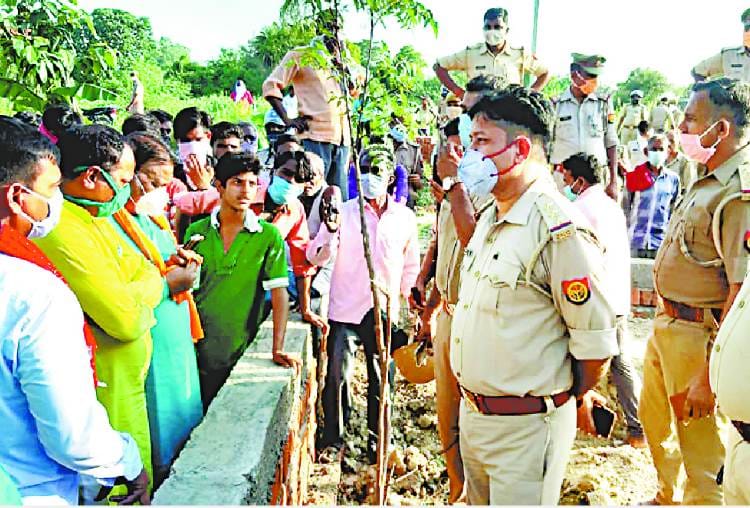 priest committed suicide in kakori