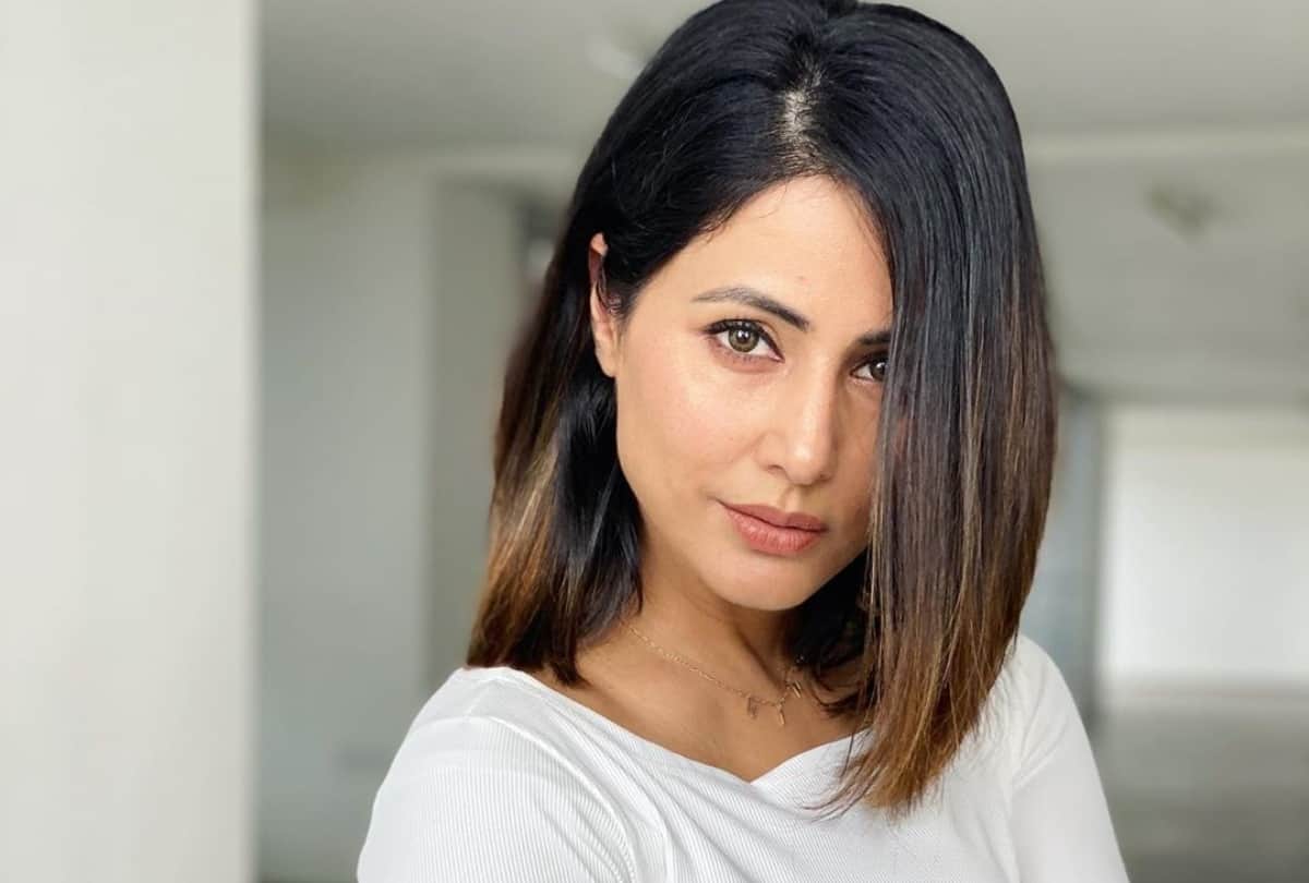 hina khan shares her latest photo in bold look to show perfect body