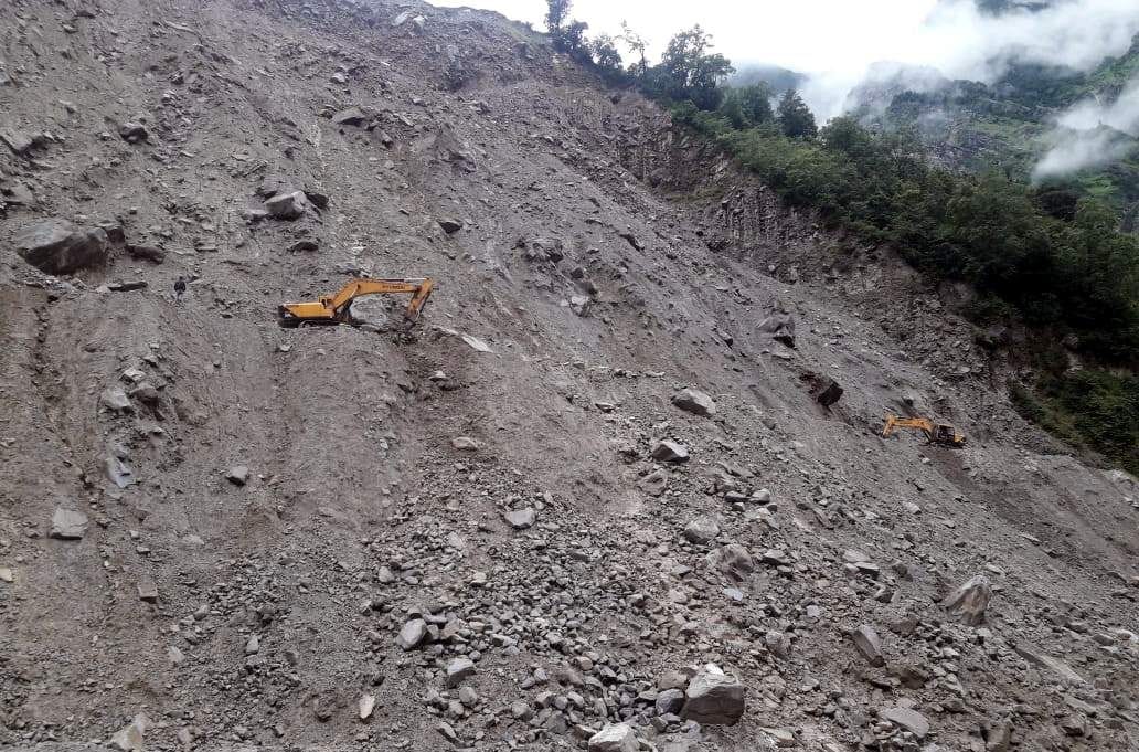 40 pilgrims reach Badrinath Dham after walking one km