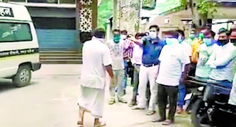 An attempt to stop the funeral of the corona infected in the city cremation ground