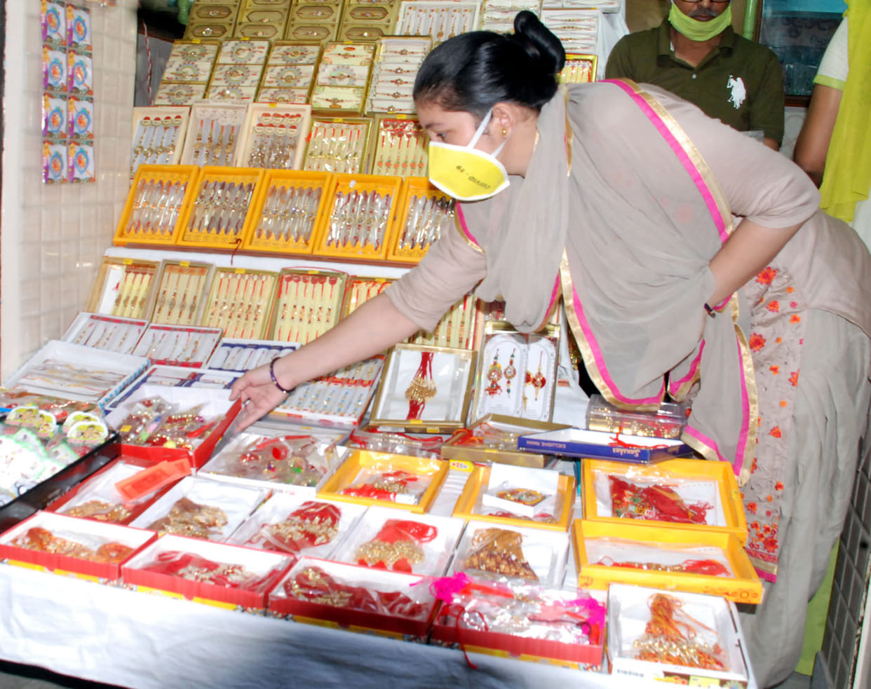 Sale of roaches started in the markets