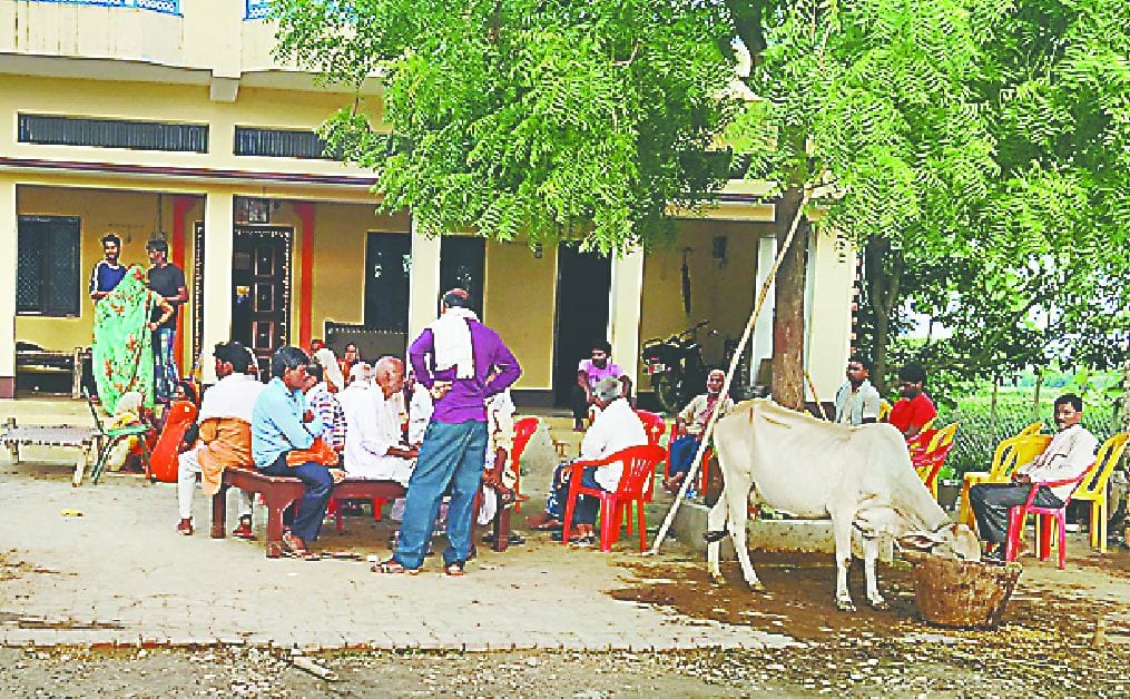A young man injured in a fight for land, police detained two people