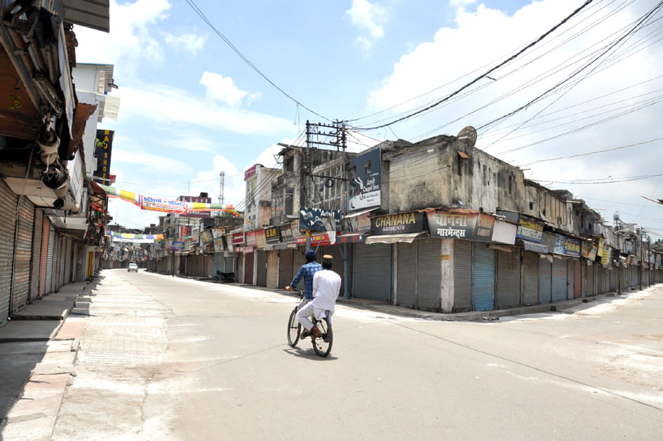The market remained completely closed on the first day of lockdown