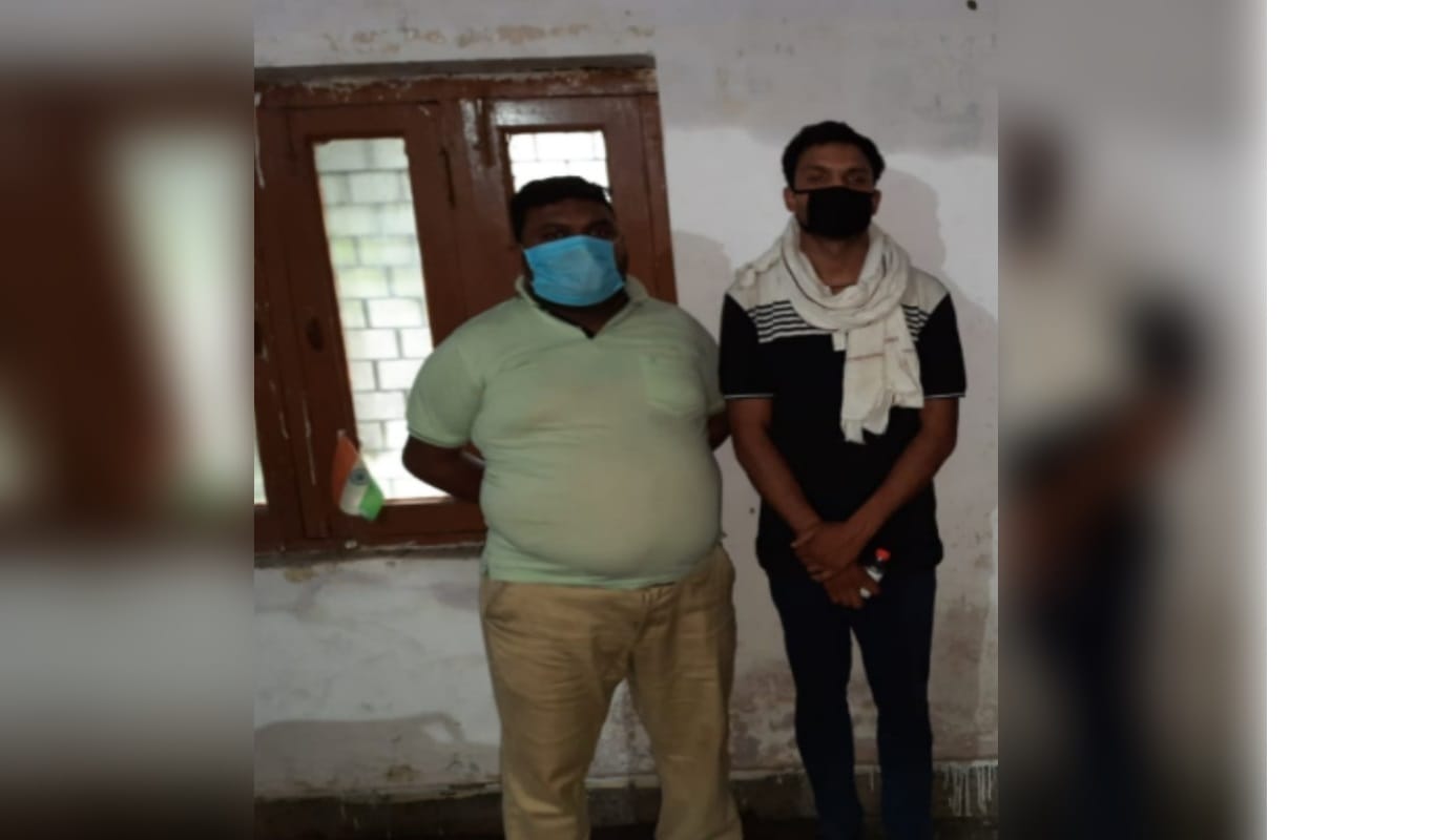 Meerut News: Police raids in hotel and four people arrested including manager