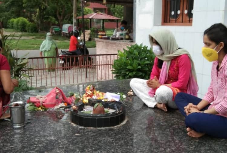 Nag Panchami 2020, Devotees in Temples to Worship Lord Shiva