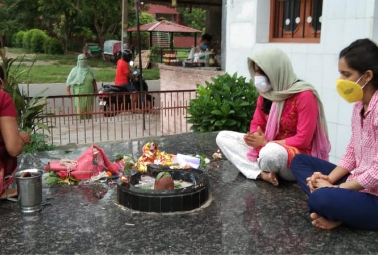 Nag Panchami 2020, Devotees in Temples to Worship Lord Shiva