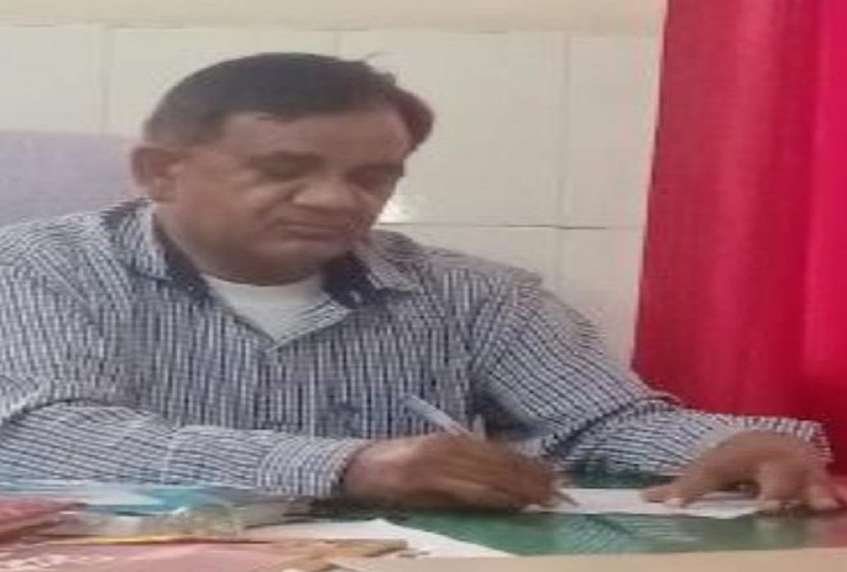 Prayagraj News: The funding of ACMO Dr. Ganesh Prasad, who was the nodal incharge of Corona, saved himself by saving his life.