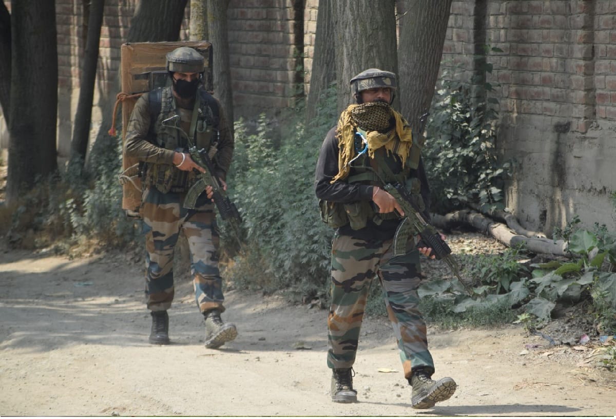 Jammu Kashmir Tral Encounter between security forces and terrorists, jammu kashmir news