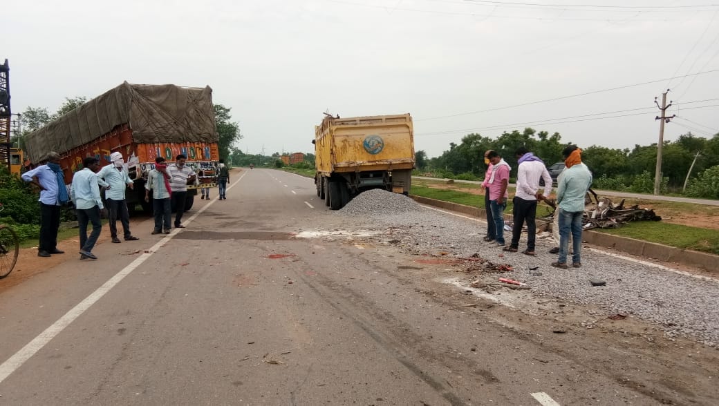Truck takkar a people dead