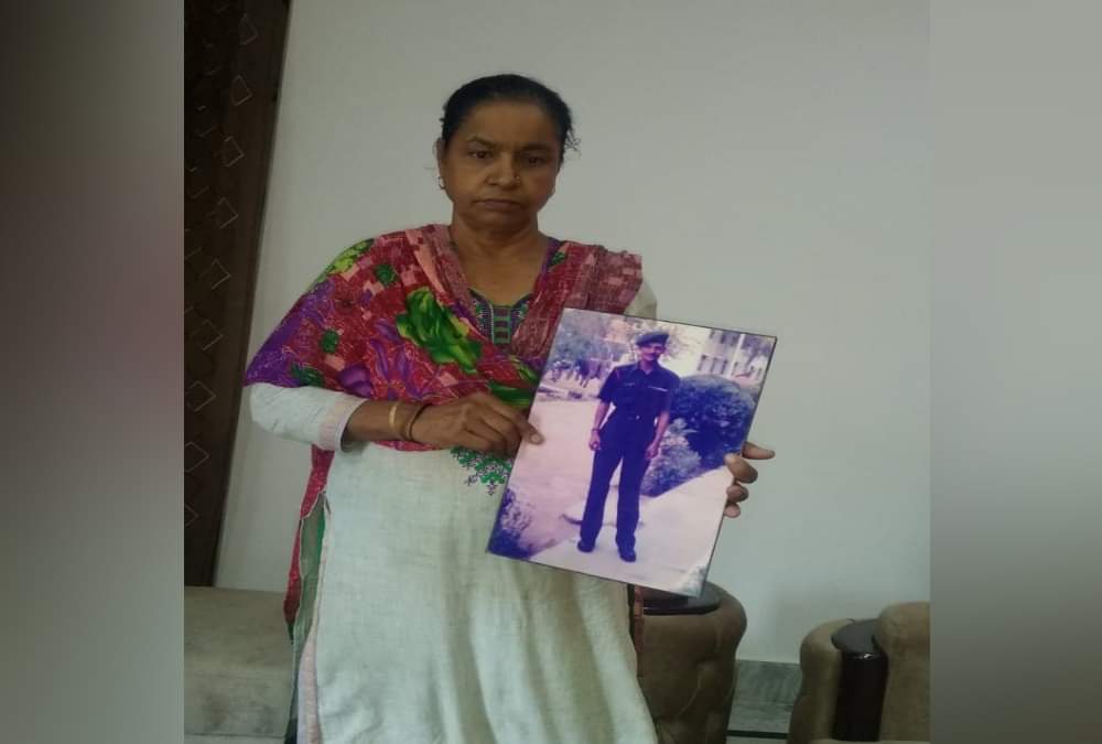 kargil vijay diwas 2020: dehradun Soldiers Vijay singh bhandari Martyrs after 10 days of marriage