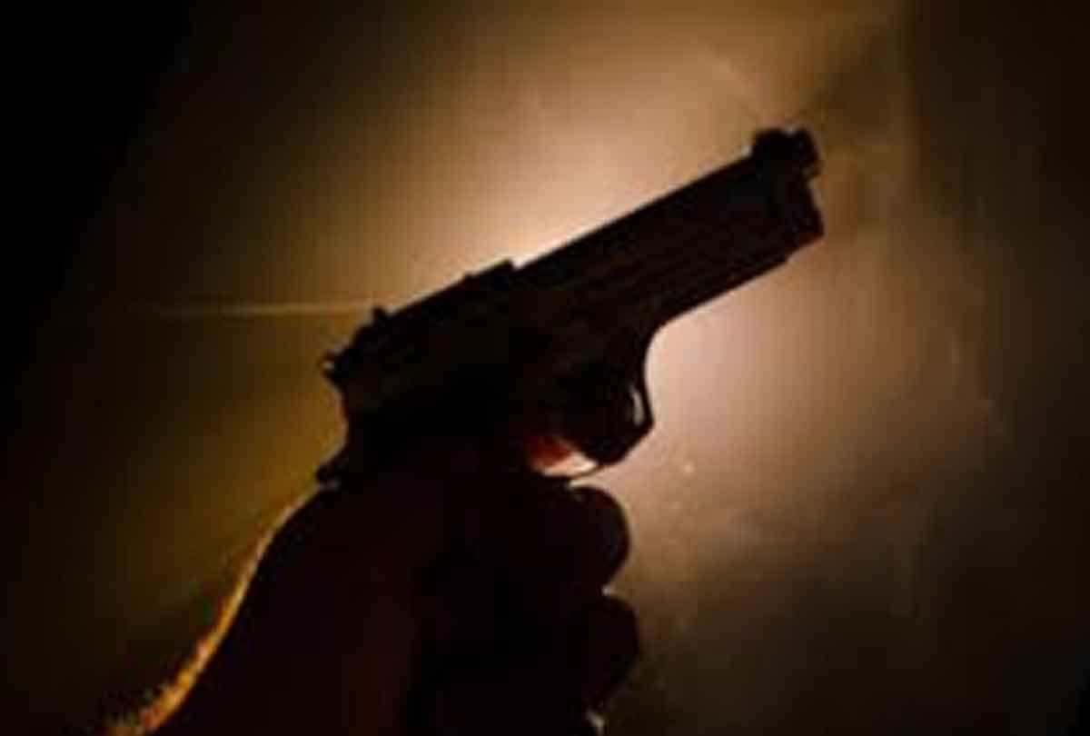Harsh firing at the house of retired policeman in chitrakoot