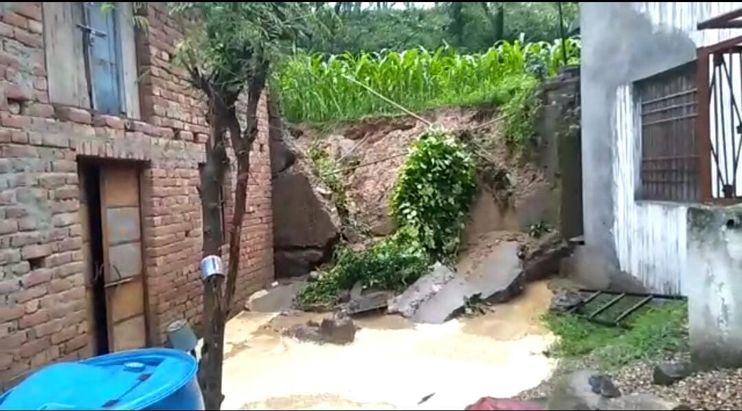 Rain,fell down,wall