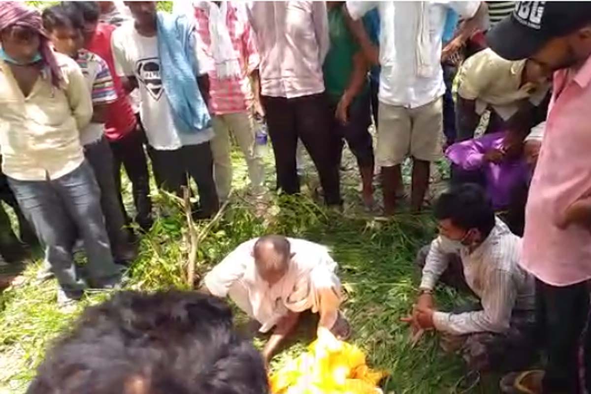 Superstition: Death of a young man caused by poisonous insect bites, tantrik and burnt to death