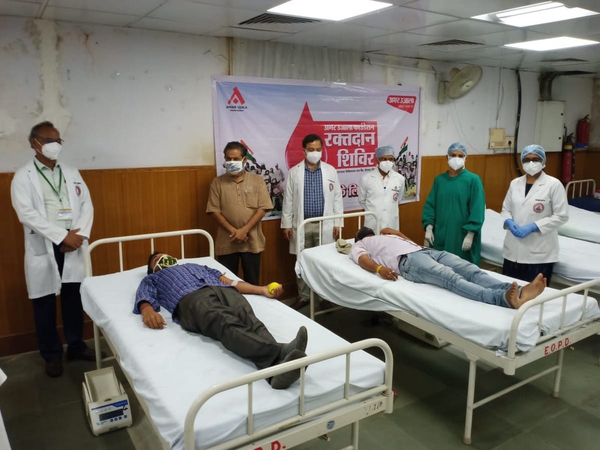 kargil vijay diwas blood donation camp in bhu hospital by amar ujala foundation