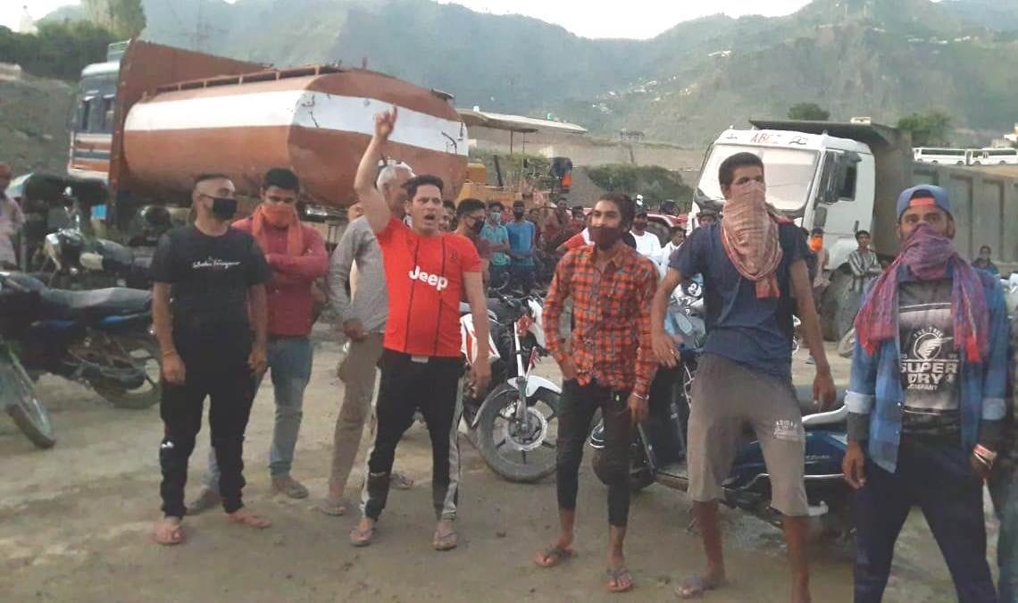 Villagers jammed highway due to breakdown of drinking water line