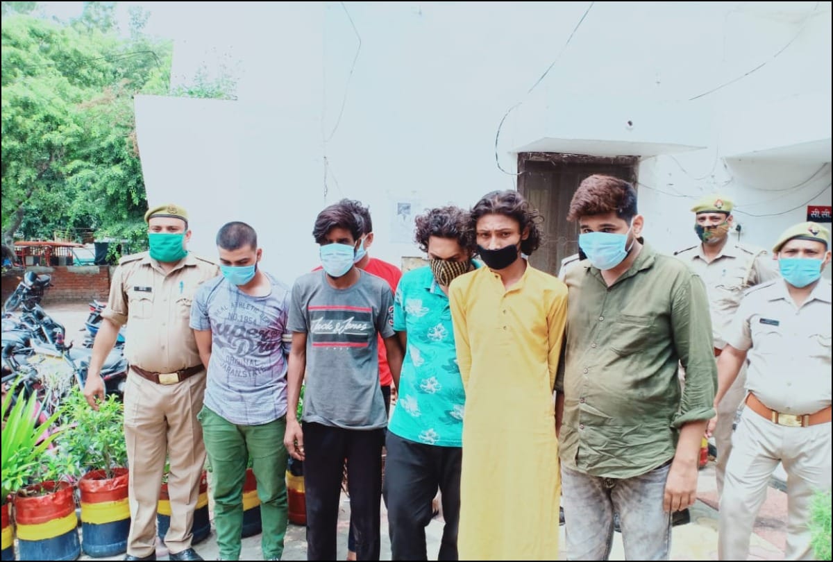 Ghaziabad: Police busted sex racket, arrested eight girls and seven boys