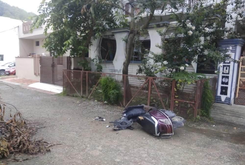 Angry Elephant Arrives In Residential Colony in haridwar, Broken Walls and Vehicle, Photos