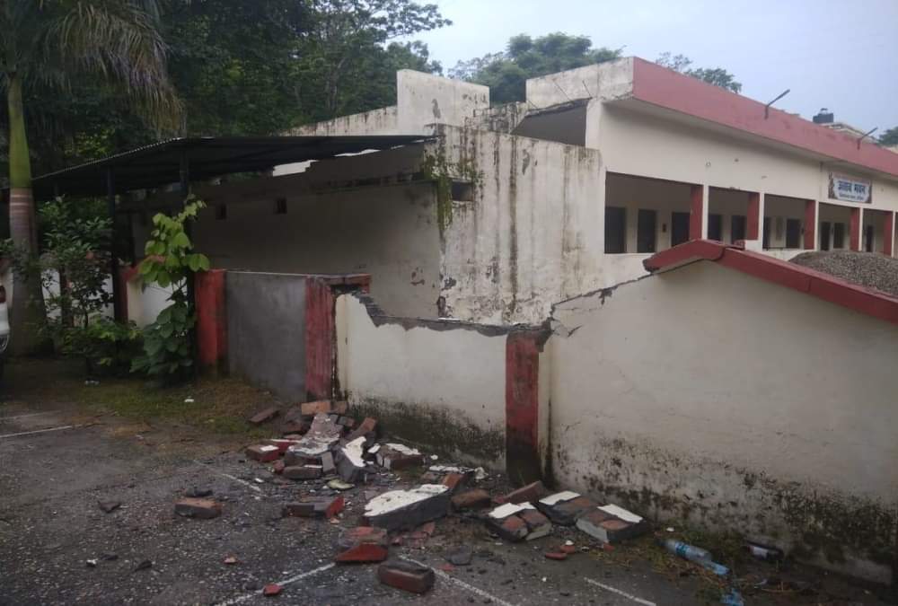 Angry Elephant Arrives In Residential Colony in haridwar, Broken Walls and Vehicle, Photos