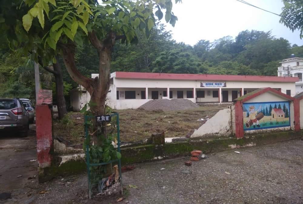 Angry Elephant Arrives In Residential Colony in haridwar, Broken Walls and Vehicle, Photos