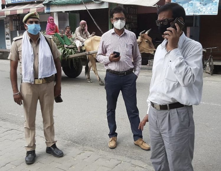 Markets remain closed, silence on the streets