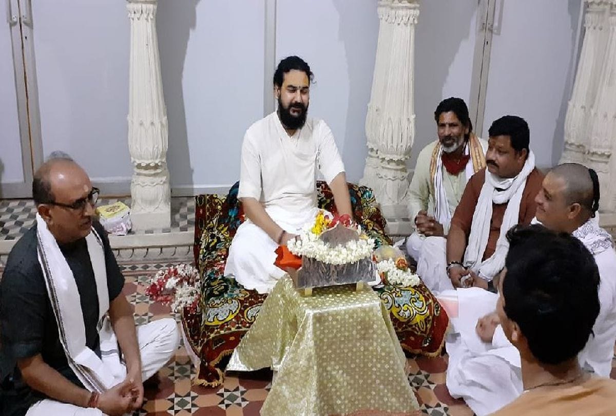 Silver Brick Will Use In Foundation Of Ram Mandir Pojan In Vrindavan