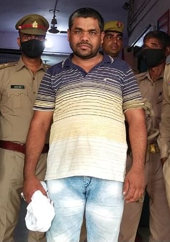 Alcohol smuggler arrested in vehicle checking