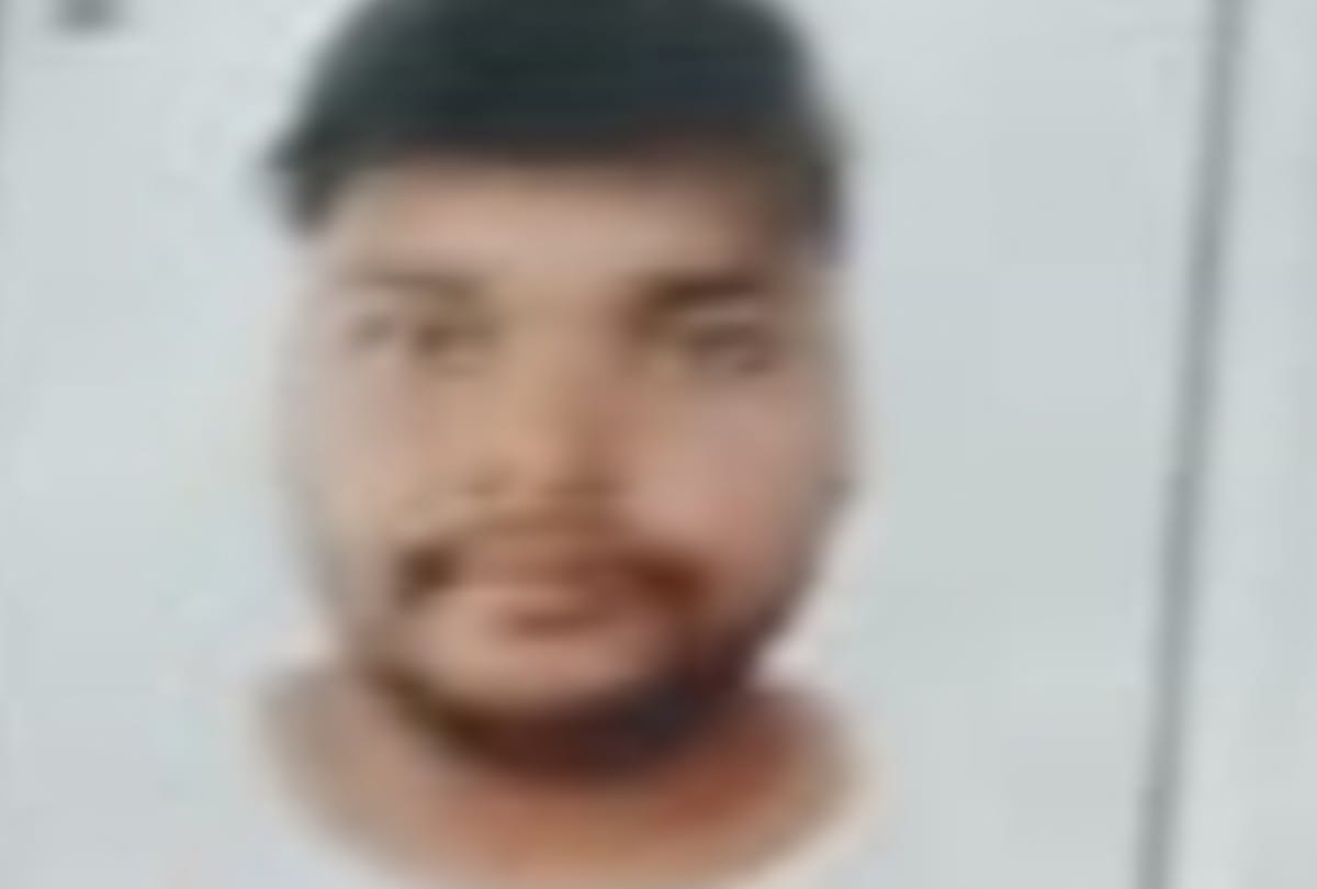 police could not arrest wanted crook after two years in agra