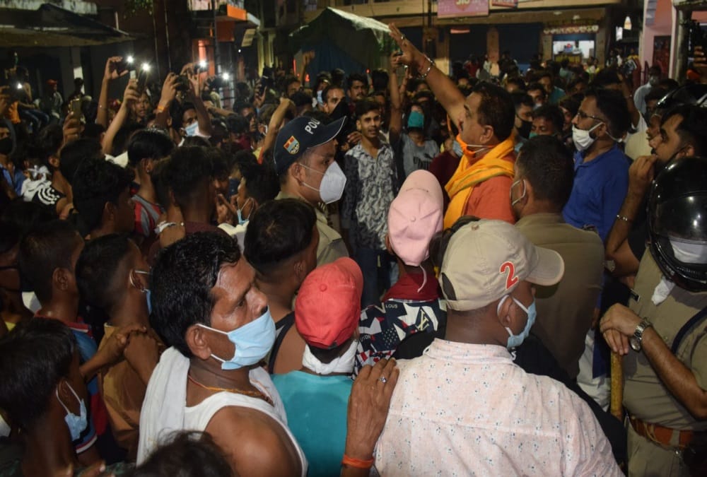 Uttarakhand: Ruckus in Rudrapur, Villagers Stone pelting on police, Photos