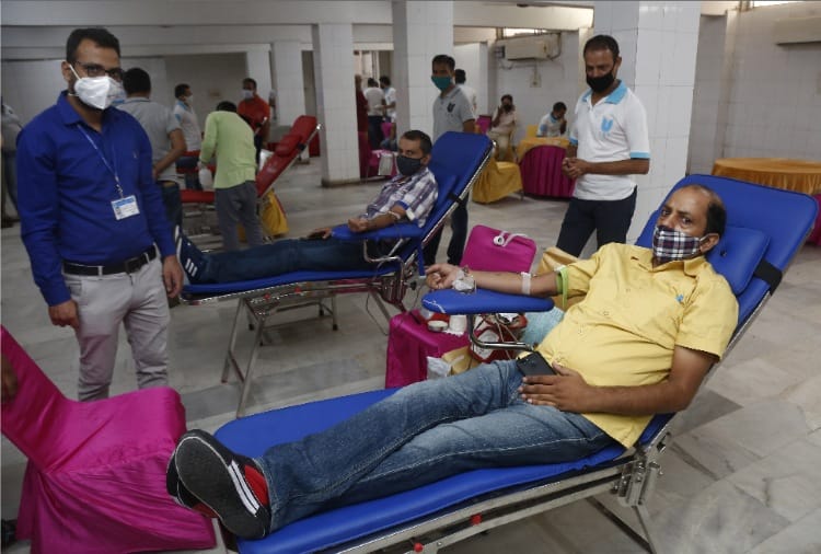 Amar Ujala Foundation: 214 people donated blood