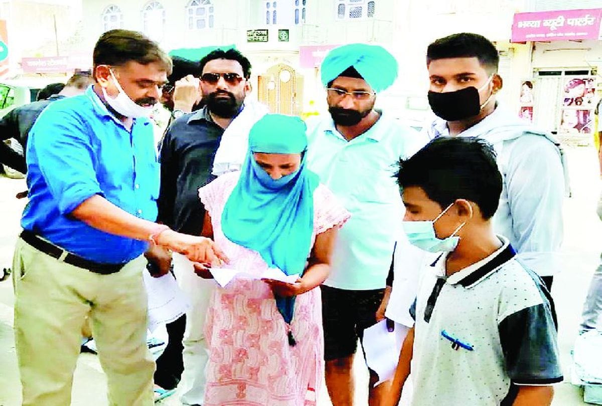 Aakash Meets Her Family Parents After 128 Days In Agra