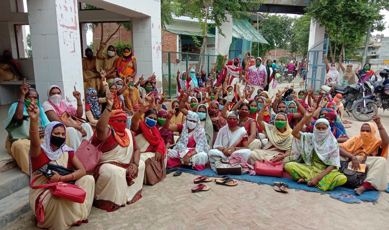 Protest of Asha Kya activists in protest against beating of fellow