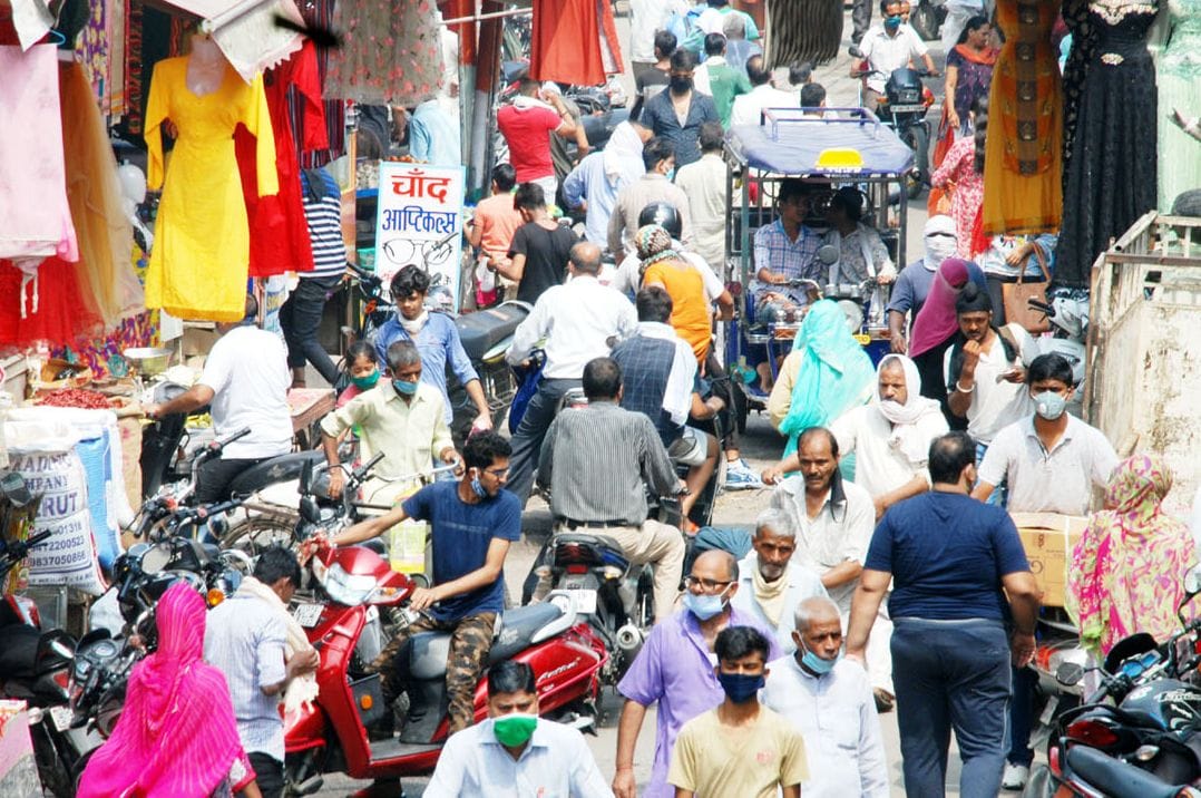 The fear of Corona has evaporated, people gathered as soon as the market opened
