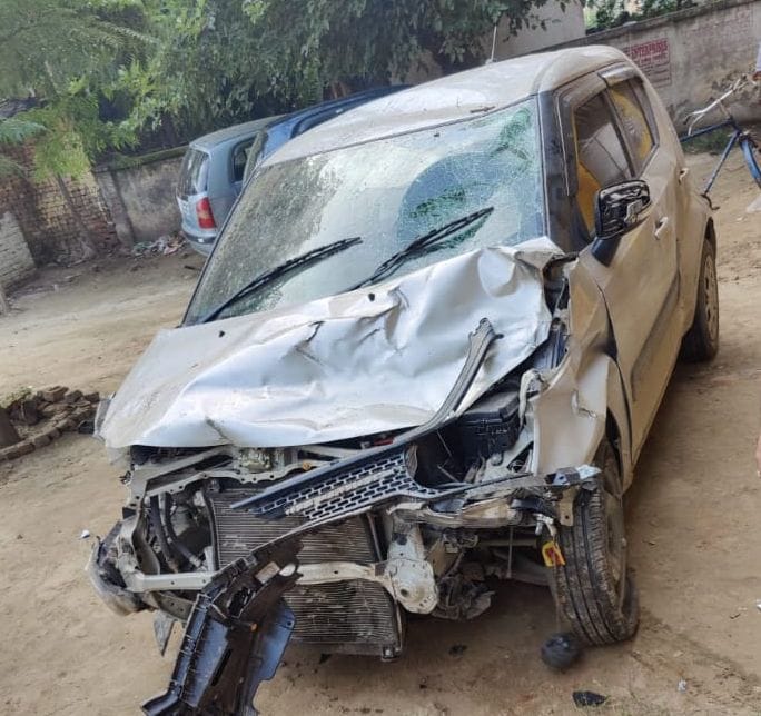 car illusion the two bike rider, one man died and other is injured