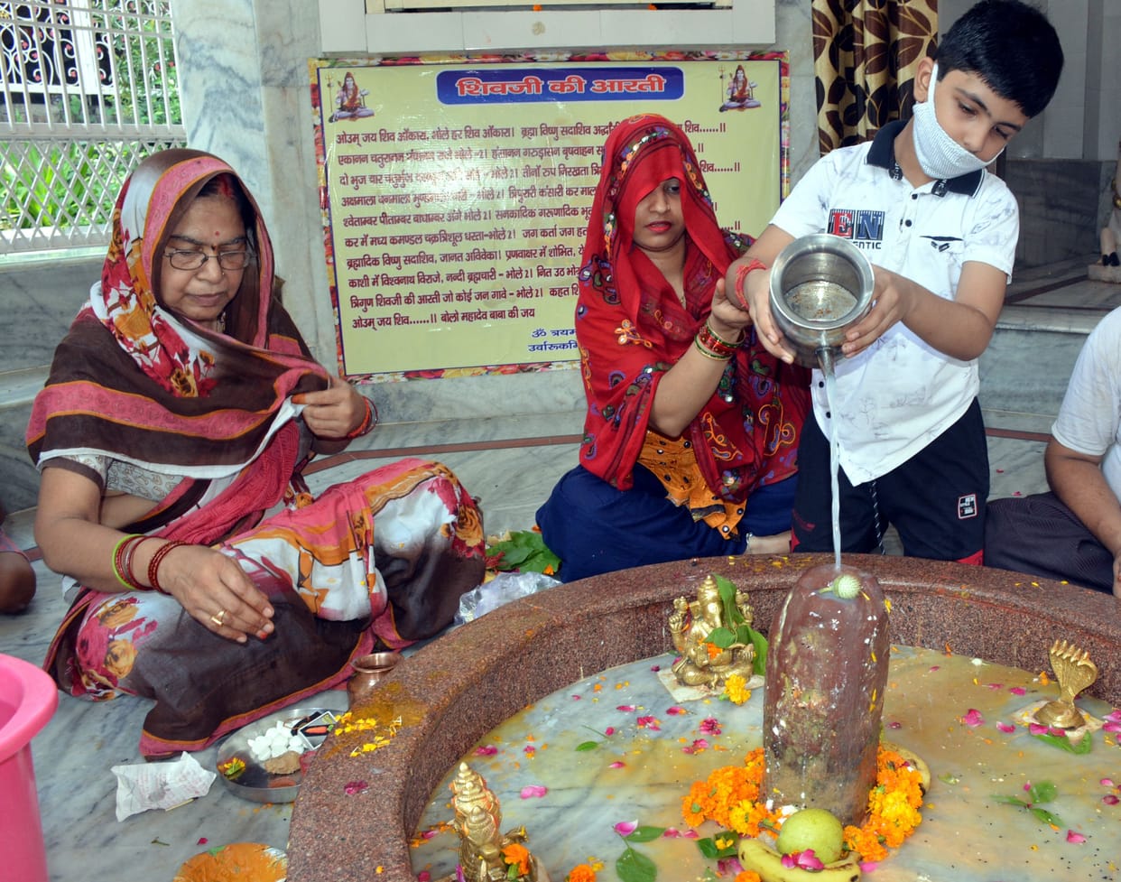 The fourth Monday of Sawan: Bamo Bole Bhole in Shiv Temples