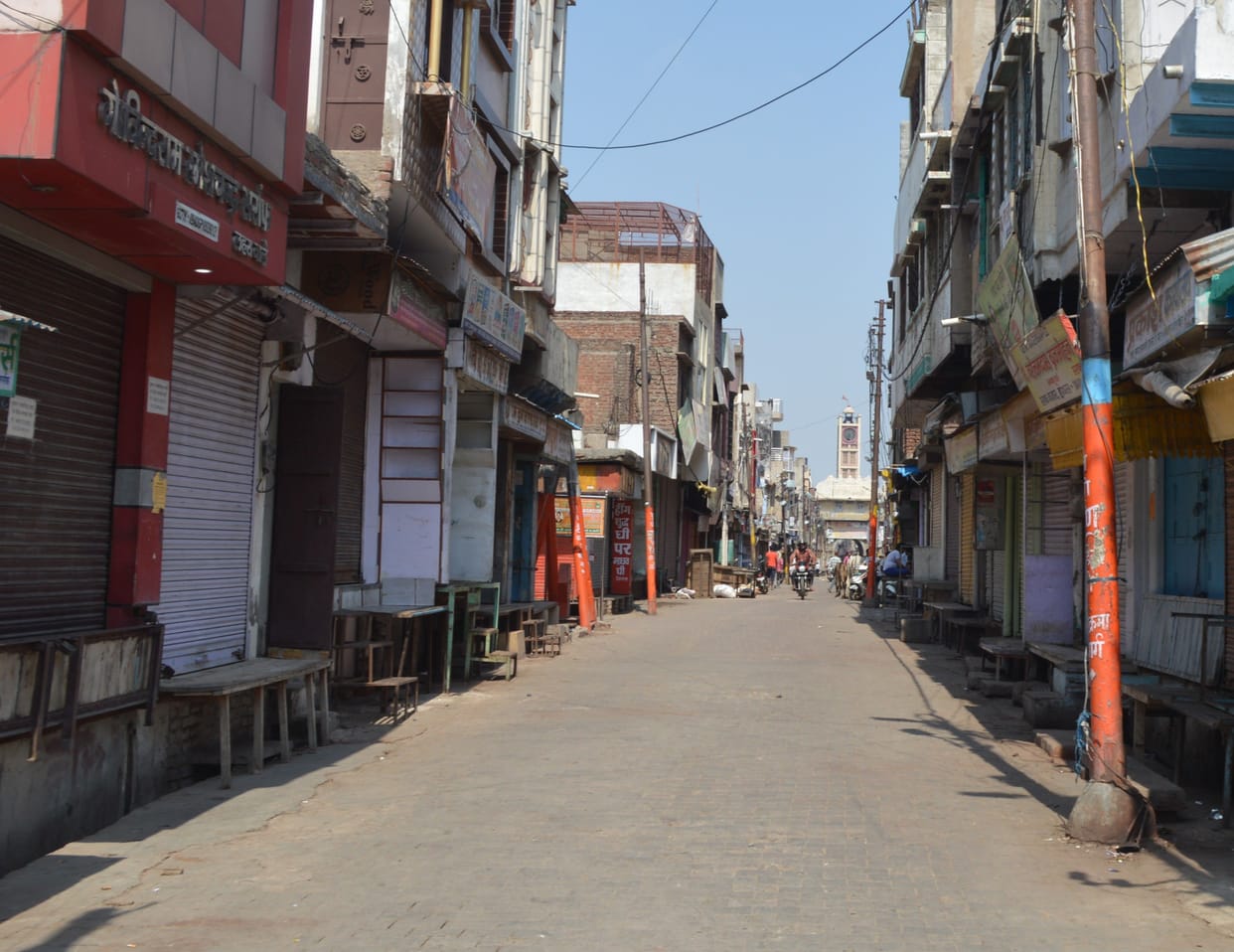 Hathras: Silence in the markets, police continues to check vehicles