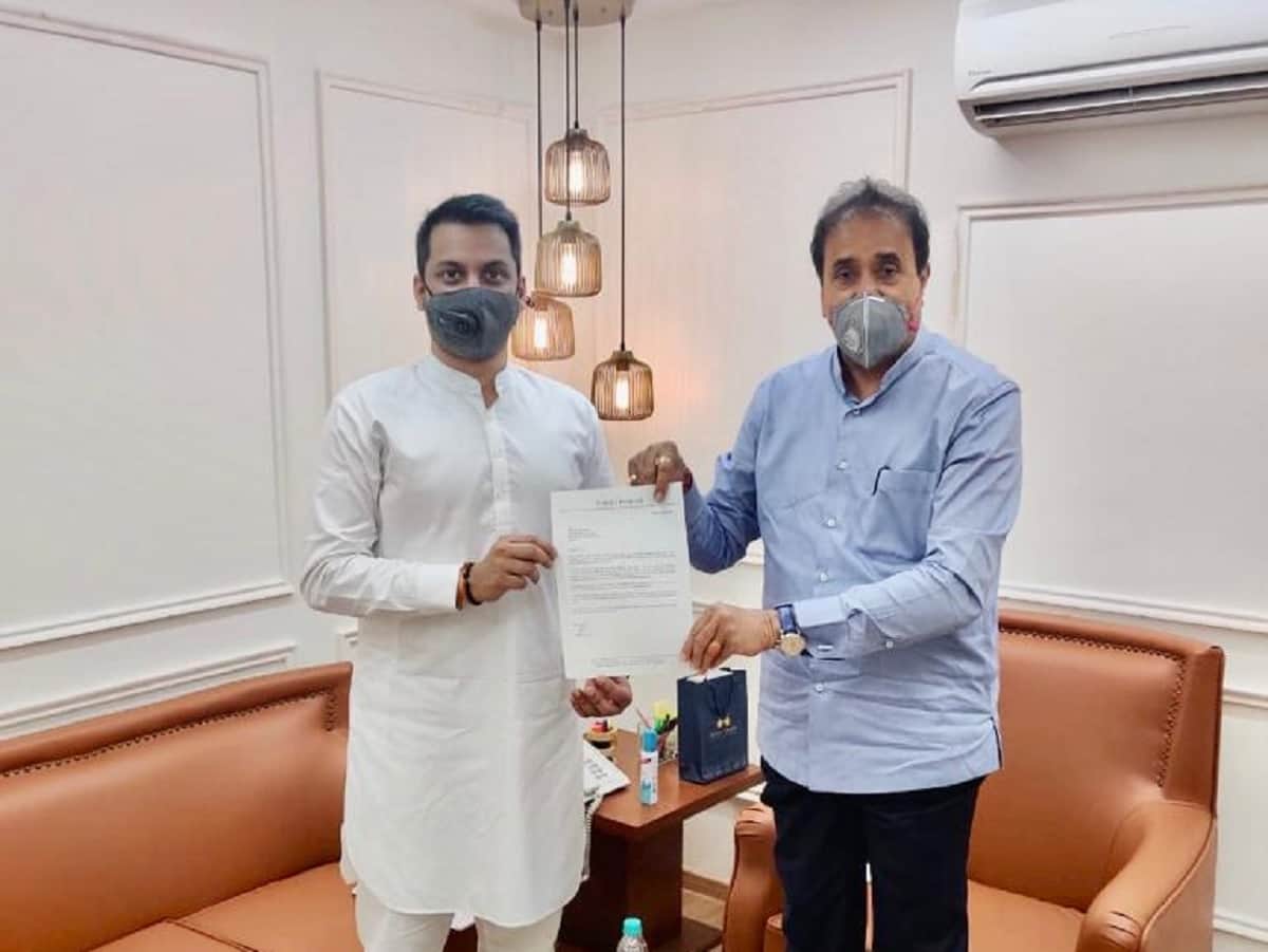 Maharashtra Deputy Chief Minister Son Parth Pawar Meet Anil Deshmukh To Demands cbi investigation in Sushant Singh Rajput suicide Case