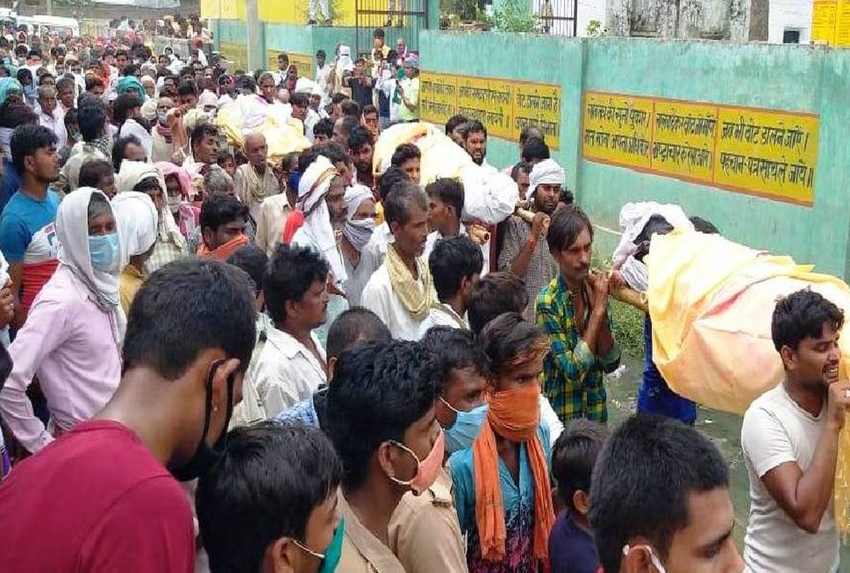 Kasganj Triple Murder: Funeral Of Dead Bodies In Police Protection