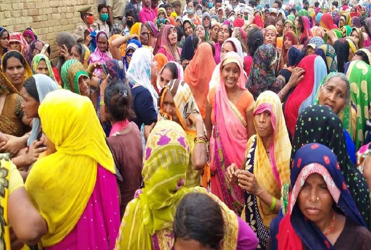 Kasganj Triple Murder: Funeral Of Dead Bodies In Police Protection