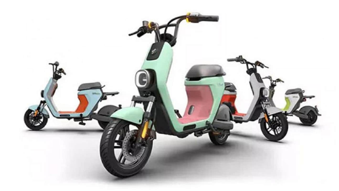 apple electric car project titan apple report suggests Apple may work with Toyota on battery development for its semi-autonomous vehicle