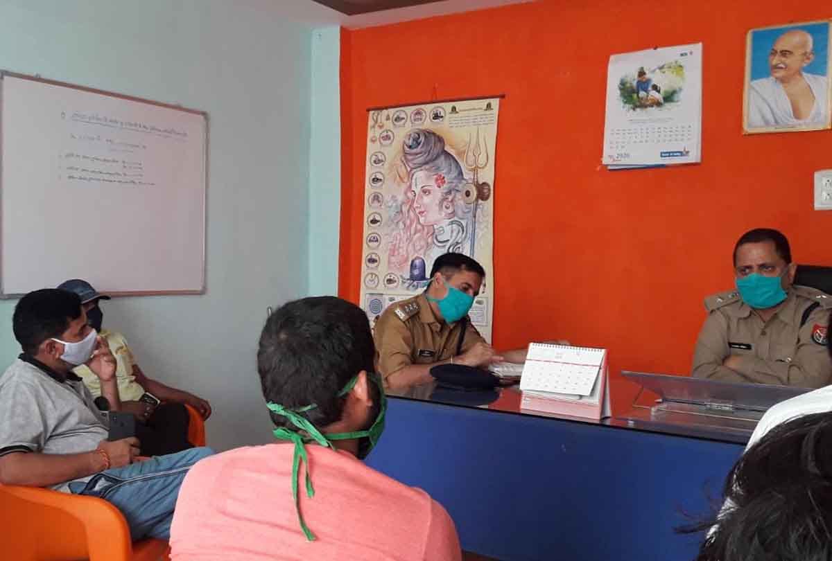 Robbery from journalist in auraiya up