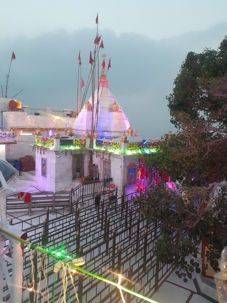 aarti,temlple,nayana devi,lighting,special